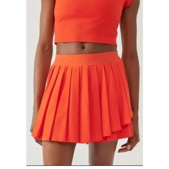 Outdoor Voices Double 4" Skort SMALL Ladybug Pleated Athletic Athleisure - Picture 1 of 10